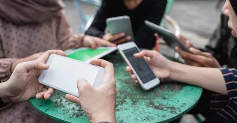 anak-laporkan-ibu-kandung-ke-polisi-pakar-ipb-university-dampak-ketimpangan-relasi-dan-ketergantungan-gawai