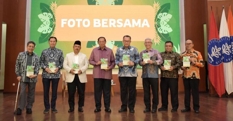 mantan-presiden-sby-sampaikan-empat-hal-fundamental-dalam-peringatan-50-tahun-prodi-ilmu-ekonomi-pertanian-ipb-university-