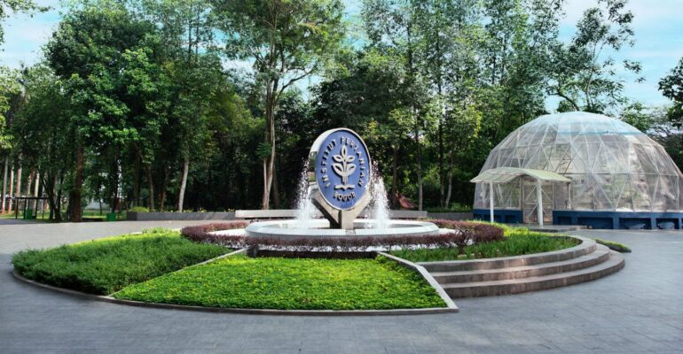 menjadi-guru-besar-bermartabat