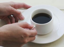 pencinta-kopi-wajib-tahu-ini-batas-aman-konsumsi-kafein-harian-kata-ahli-gizi-ipb-university