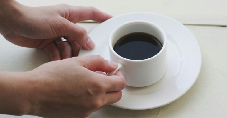 pencinta-kopi-wajib-tahu-ini-batas-aman-konsumsi-kafein-harian-kata-ahli-gizi-ipb-university