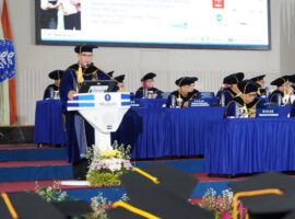 pesan-rektor-untuk-1-090-wisudawan-sekolah-vokasi-ipb-university