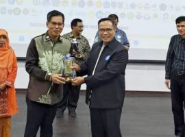 prof-agik-suprayogi-terpilih-jadi-most-popular-professor-in-community-engagement-dari-adpi-global-awards