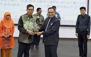 prof-agik-suprayogi-terpilih-jadi-most-popular-professor-in-community-engagement-dari-adpi-global-awards
