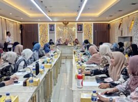 sambangi-dprd-jawa-barat-mahasiswa-pascasarjana-ipb-university-sampaikan-aspirasi-isu-keluarga-