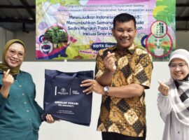 serasa-bermain-dosen-sv-ipb-university-ajak-siswa-tk-sinar-indonesia-bercocok-tanam-dengan-hidrogel
