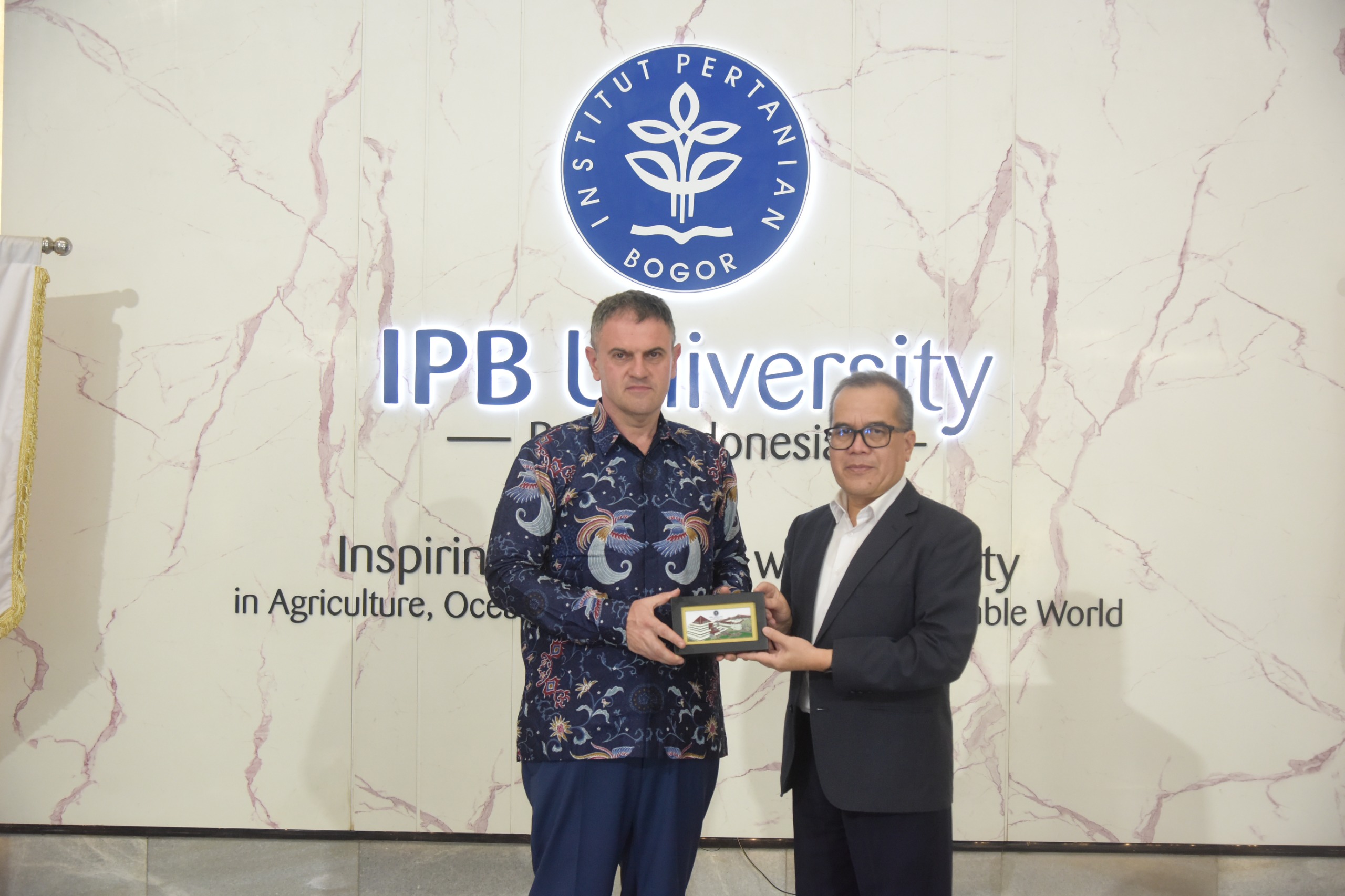 WhatsApp Image 2025-12-01 at 09.43.02