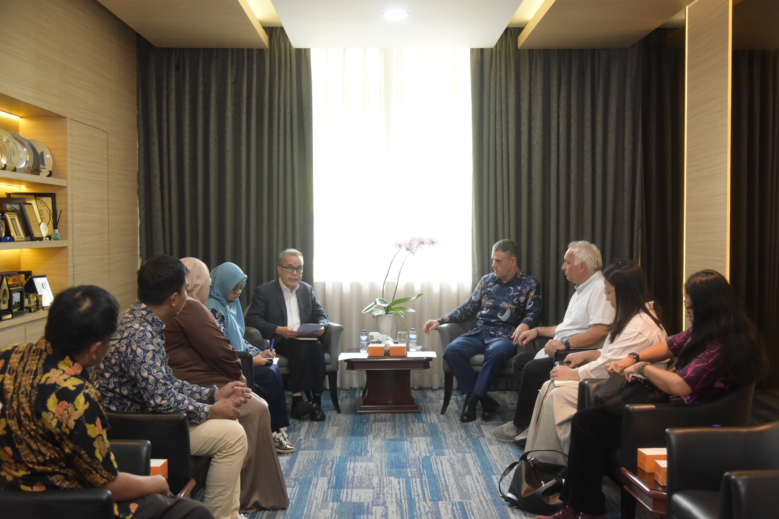 WhatsApp Image 2025-12-01 at 09.43.04