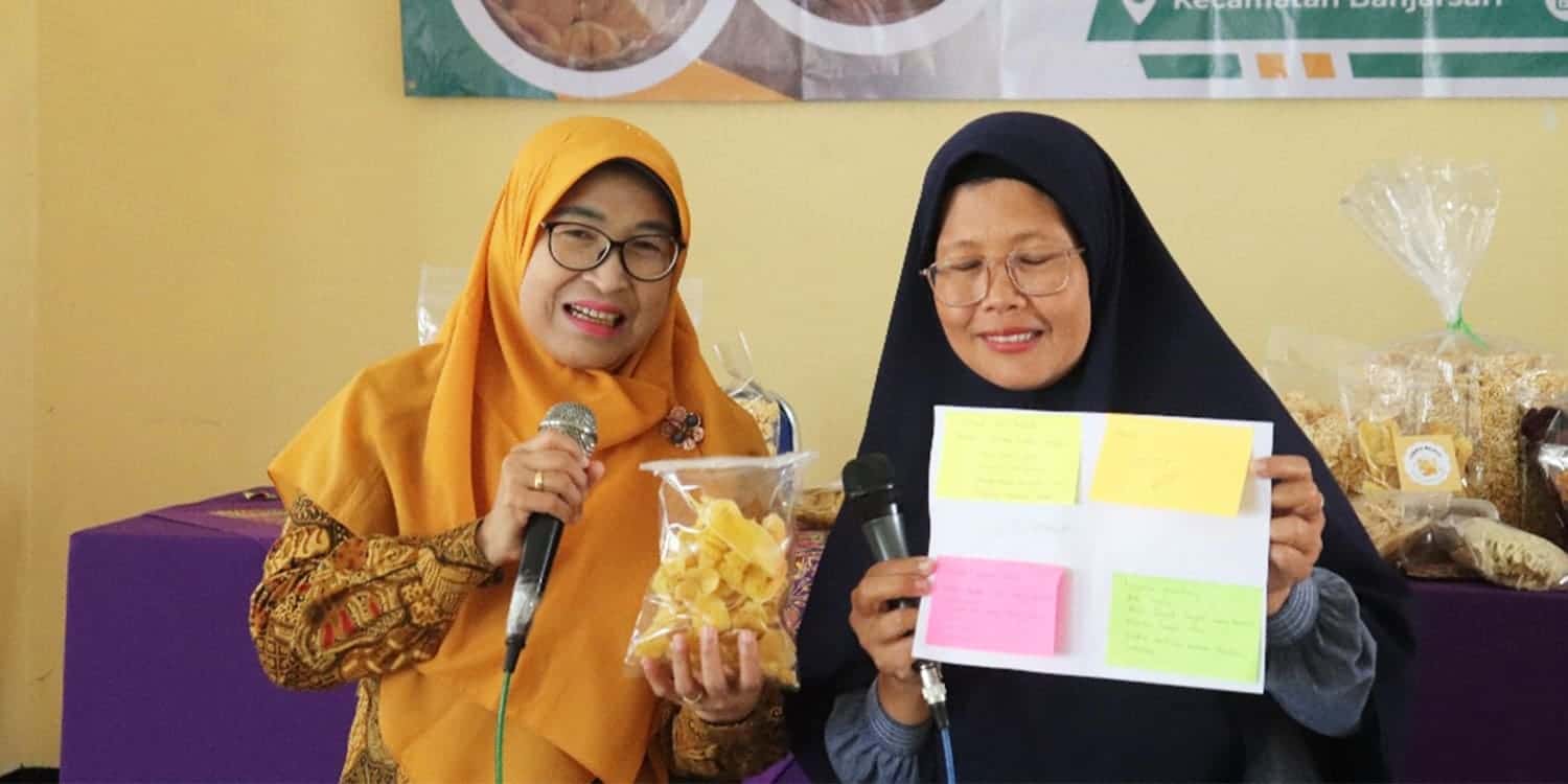 Thanks to IPB University's Dospulkam Program, This Banana Chip Seller Has Now Moved Up a Class