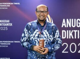 cerita-prof-sofyan-sjaf-di-balik-penghargaan-silver-winner-anugerah-diktisaintek-2025