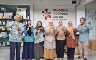 guru-besar-ipb-university-beri-masukan-pengembangan-produk-nano-serum-wajah-berbasis-alam