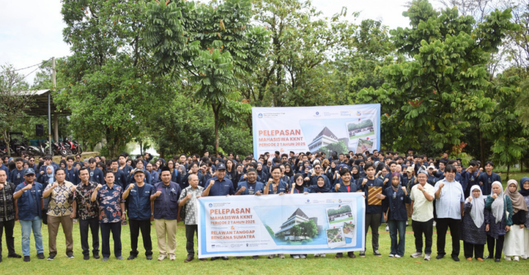 ipb-university-lepas-ratusan-mahasiswa-kknt-2025-hadirkan-inovasi-dan-empati-di-tengah-masyarakat