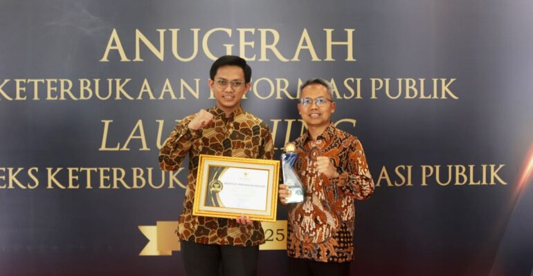 ipb-university-raih-penghargaan-perguruan-tinggi-kualifikasi-informatif-dari-komisi-informasi-pusat