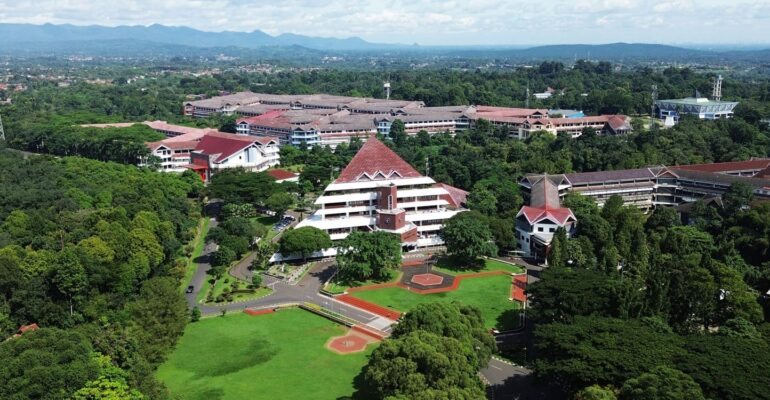 ipb-university-ringankan-ukt-mahasiswa-terdampak-bencana-sumatra