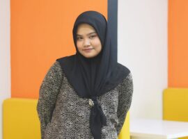 jadi-sarjana-pertama-di-keluarga-anak-buruh-pabrik-raih-predikat-lulusan-terbaik-ipb-university-berkat-beasiswa-kjmu