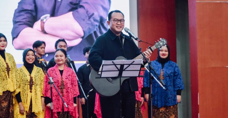 malam-kebersamaan-rektor-ipb-university-sebut-mahasiswa-sumber-inspirasi-selama-8-tahun-mengabdi