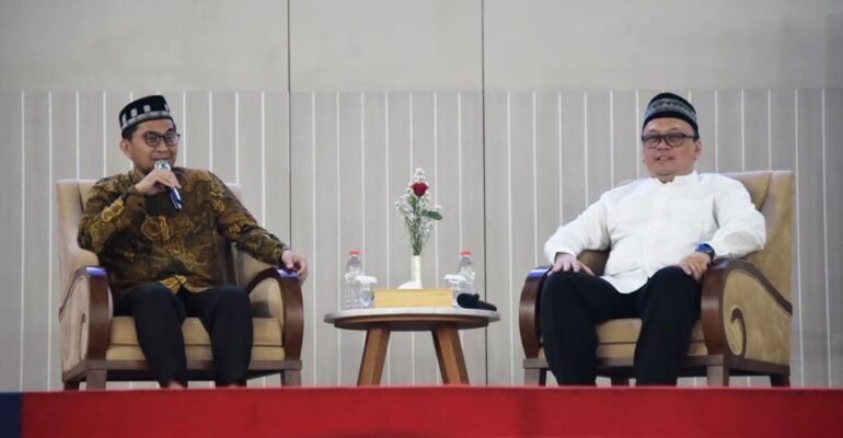 penuh-hikmah-ustaz-adi-hidayat-warnai-tabligh-akbar-2025-di-ipb-university