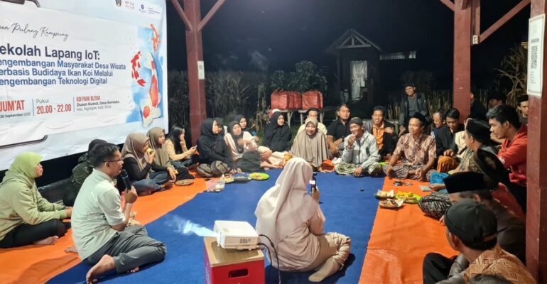 sekolah-lapang-untuk-pembudi-daya-koi-blitar-hadapi-era-digital