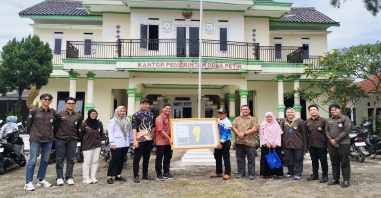 sumbangsih-untuk-desa-petir-tangguh-bencana