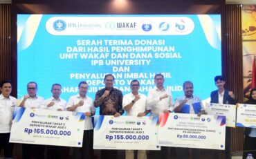 ipb-university-salurkan-bantuan-bencana-sumatra-tahap-ii-dan-beasiswa-deposito-wakaf