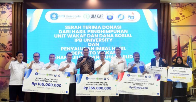 ipb-university-salurkan-bantuan-bencana-sumatra-tahap-ii-dan-beasiswa-deposito-wakaf