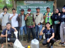 mahasiswa-ipb-university-gagas-ferternak-jawab-kendala-peternak-di-desa-sentra-buah-manggis-di-bogor