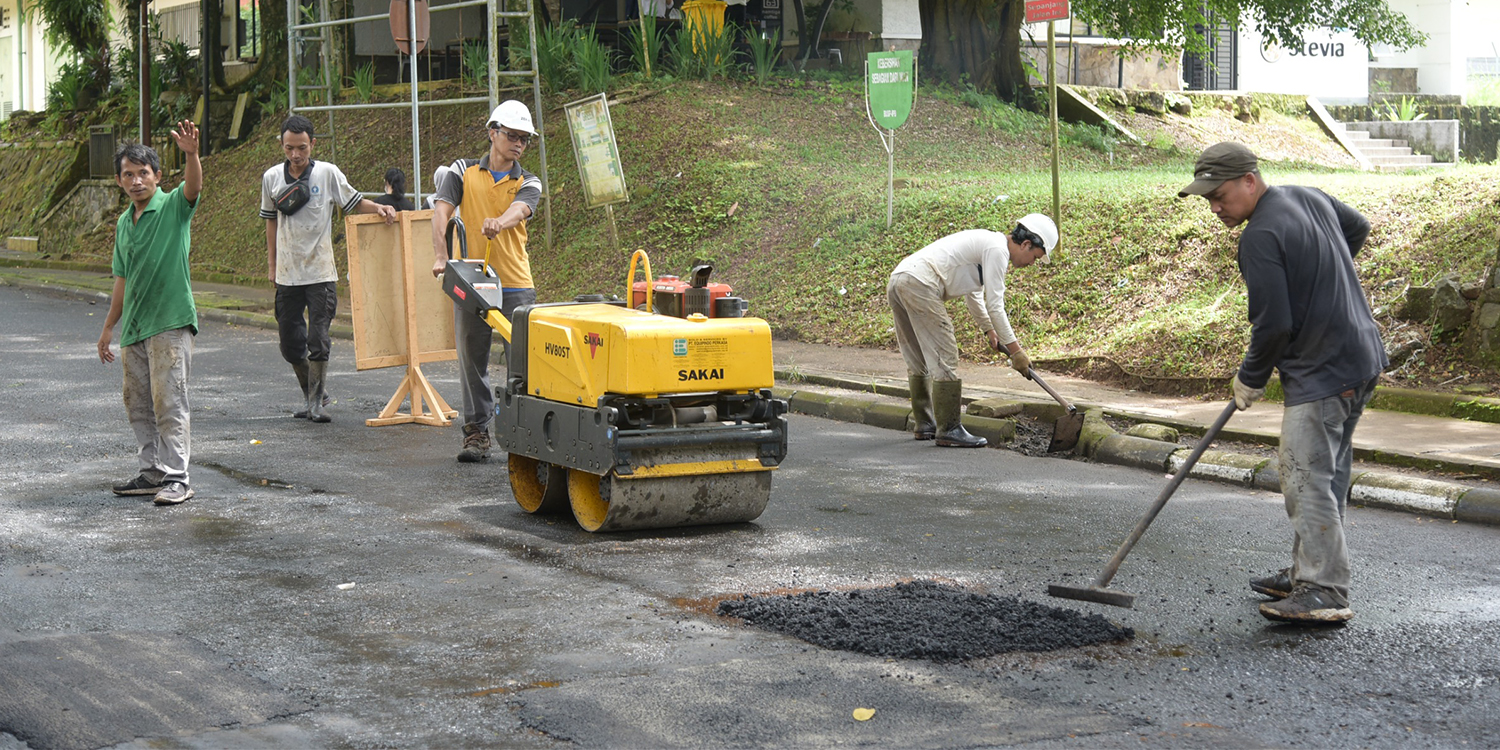 Perbaikan Jalan Kampus, Ikhtiar Nyaman untuk Aktivitas Harian