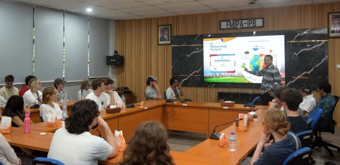 mahasiswa-university-of-tasmania-belajar-studi-keberlanjutan-ke-ipb-university.jpg