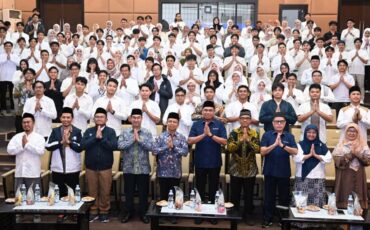 bukber-ramadan-200-ketua-ormawa-dan-pimpinan-ipb-university-pererat-silaturahmi-dan-kolaborasi.jpg
