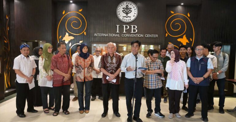 forum-akademisi-ipb-university-sampaikan-seruan-dari-bogor-untuk-menjaga-kedaulatan-bangsa.jpg