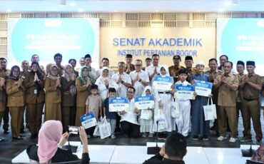 ipb-university-santuni-1-252-anak-yatim-di-empat-kecamatan-pada-ramadan-2026.jpg
