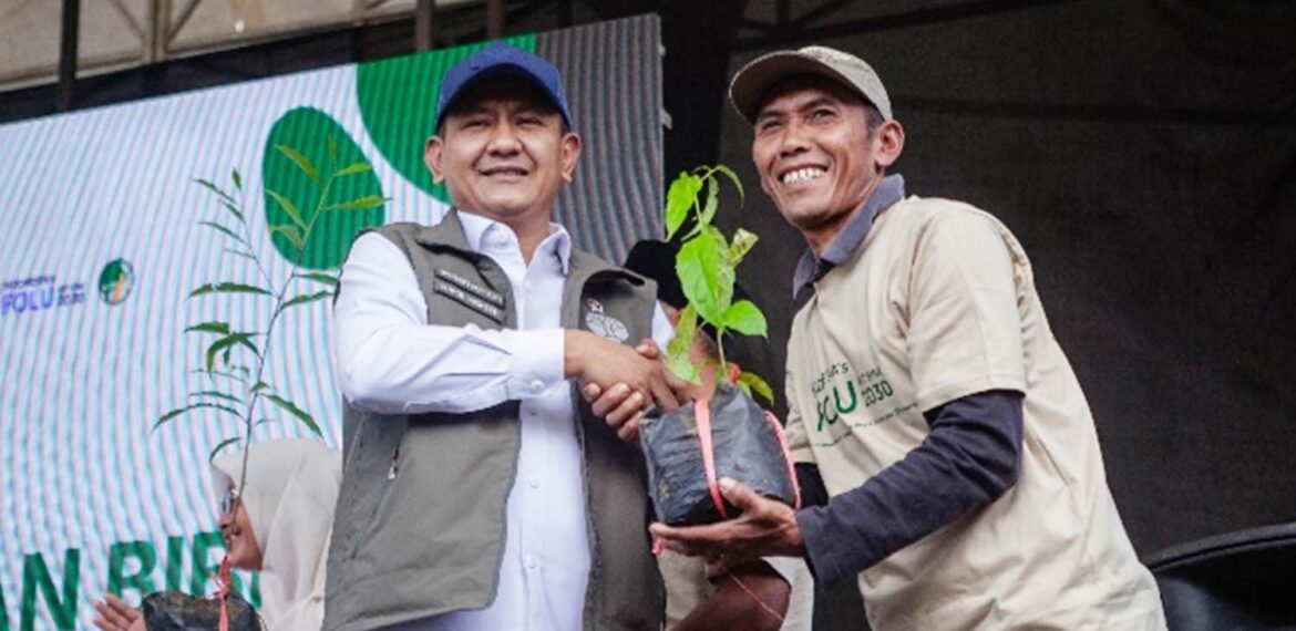 dukung-folu-net-sink-2030-ipb-university-libatkan-1-188-petani-tanam-puluhan-ribu-pohon-di-sukabumi.jpg