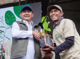 dukung-folu-net-sink-2030-ipb-university-libatkan-1-188-petani-tanam-puluhan-ribu-pohon-di-sukabumi.jpg