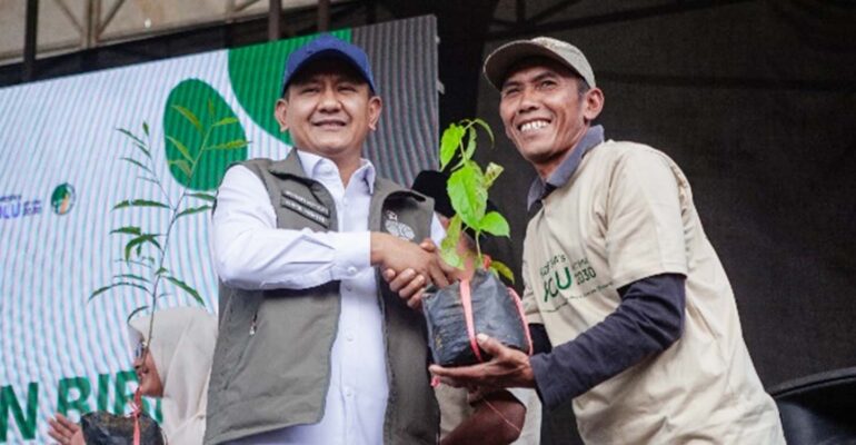 dukung-folu-net-sink-2030-ipb-university-libatkan-1-188-petani-tanam-puluhan-ribu-pohon-di-sukabumi.jpg