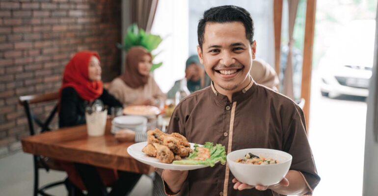 fenomena-warteg-fancy-inovasi-kuliner-yang-menjawab-perilaku-konsumen-modern.jpg