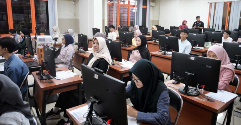 ipb-university-atur-jadwal-khusus-utbk-hari-jumat-fasilitasi-peserta-tunaikan-salat-jumat.jpg