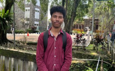 kisah-haru-di-balik-utbk-enam-tahun-tinggalkan-flores-yosef-kejar-mimpi-diterima-di-d4-akuntansi-ipb-university.jpg