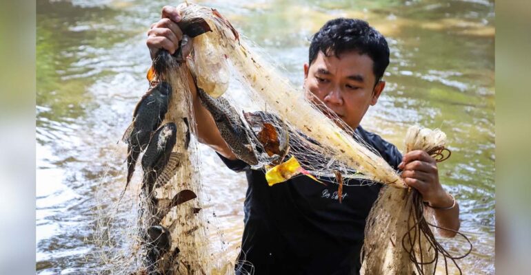 marak-berantas-ikan-sapu-sapu-di-jakarta-pakar-ipb-university-sarankan-tiga-strategi-efektif.jpg
