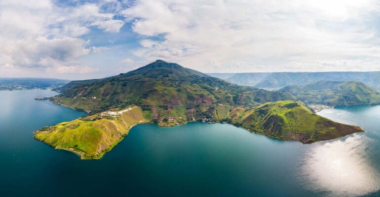 peneliti-ipb-university-waspadai-penurunan-muka-air-danau-toba-dan-risiko-kematian-massal-ikan.jpg