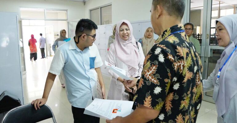 tiga-peserta-disabilitas-rungu-ikuti-utbk-snbt-di-ipb-university-salah-satunya-pemenang-olimpiade-matematika.jpg
