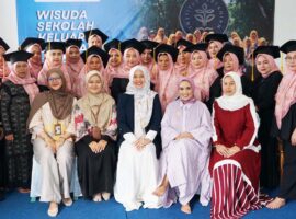 wisuda-sekolah-keluarga-berkualitas-2026-cetak-keluarga-tangguh-di-cianjur.jpg
