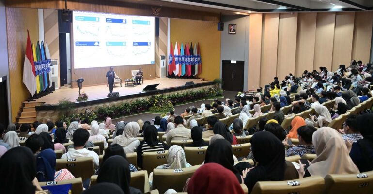 fem-ipb-university-hadirkan-wamenkeu-dan-ketua-dewan-komisioner-lps-dalam-ministerial-and-top-executive-lecture-series.jpg