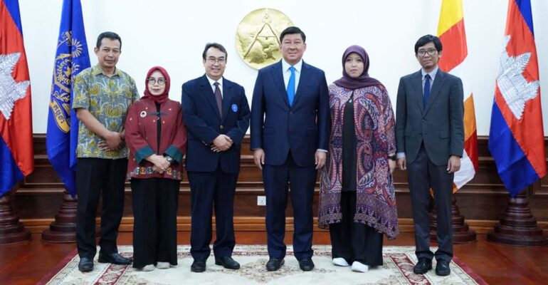ipb-university-perkuat-jejak-global-di-kamboja-kolaborasi-riset-hingga-kknt-internasional.jpg