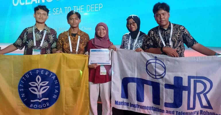 membanggakan-tim-mahasiswa-ipb-university-mitr-club-raih-first-place-winner-ieee-oes-2026.jpg