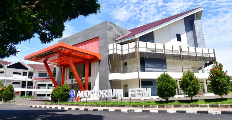 sudah-punya-15-program-double-degree-fem-ipb-university-kembangkan-kerja-sama-dengan-nus.jpg