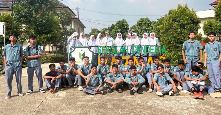 hack-your-pocket-program-edukasi-finansial-mahasiswa-ipb-university-untuk-siswa-sekolah-cendekia-baznas.jpg