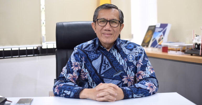 Prof Ujang Sumarwan