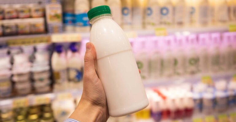guru-besar-ipb-university-ingatkan-pentingnya-cek-label-minuman-probiotik-untuk-memperoleh-manfaat-kesehatan.jpg