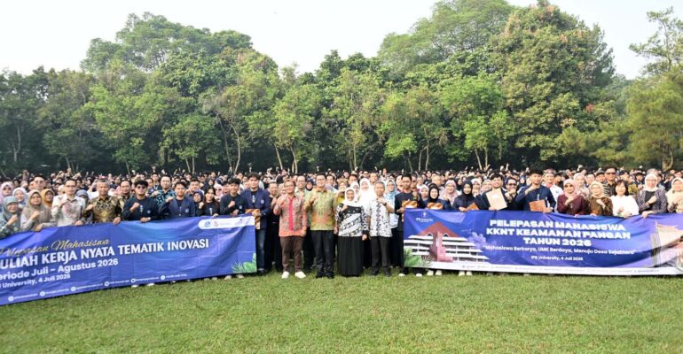 ipb-university-lepas-3-679-mahasiswa-kknt-inovasi-siap-mengabdi-di-450-desa.jpg