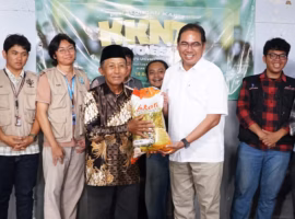 sambangi-mahasiswa-kknt-inovasi-rektor-ipb-university-bawa-benih-ipb-9g-untuk-12-desa-di-kabupaten-pekalongan